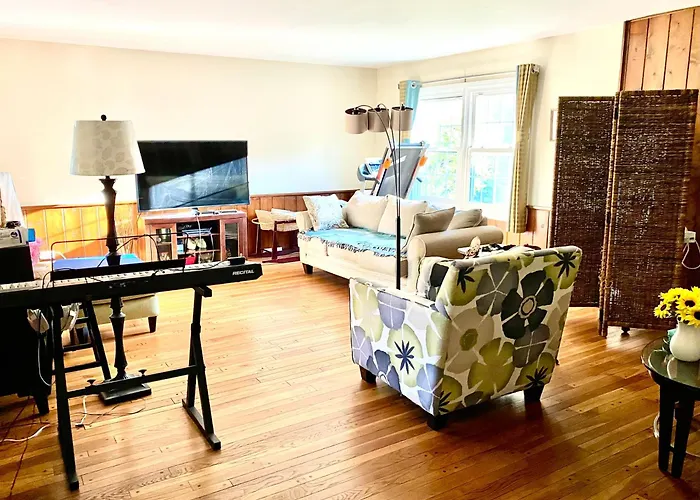 Проживание в семье B2 A Private In Downtown With Desk And Wi-fi Near Everything