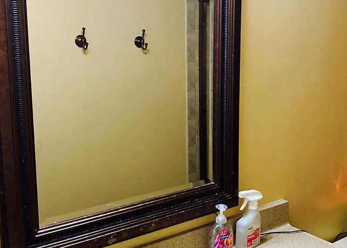 B5 A Private In Downtown With Desk And Wi-fi Near Everything